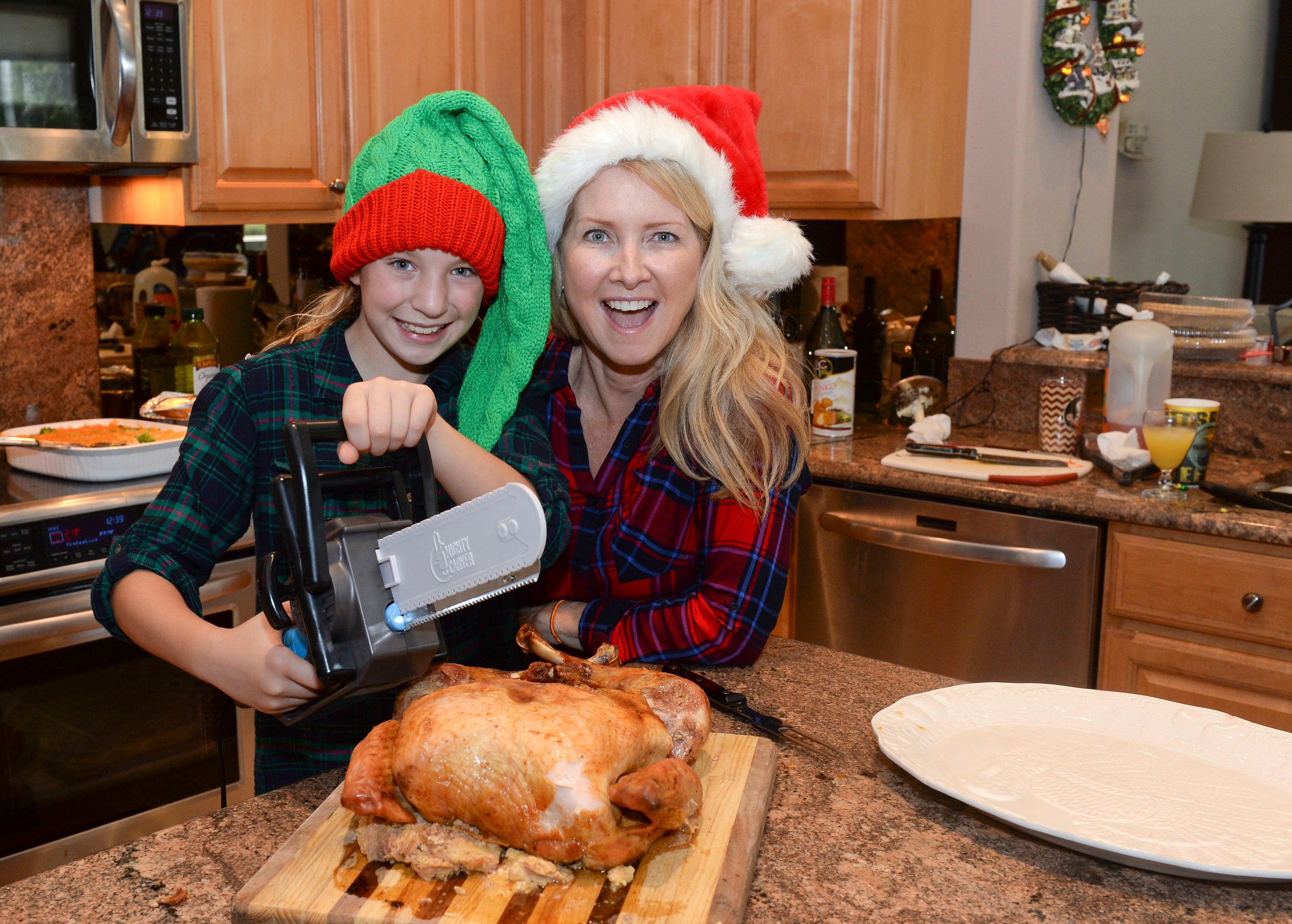 This Chainsaw Turkey Carving Knife Lets You Take Thanksgiving To The Next  Level